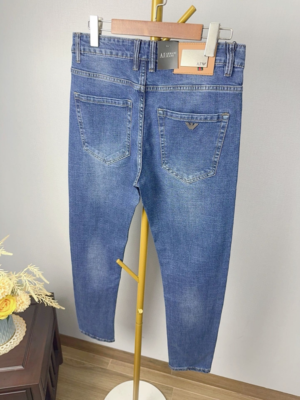 ブランドジーンズ角部分ディテール